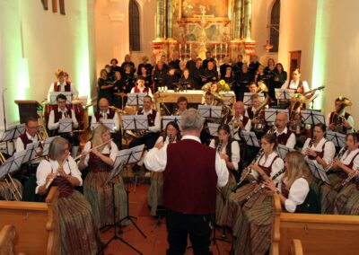 Benefizkonzert Bild Chor Tonitus und Musikverein Tannheim